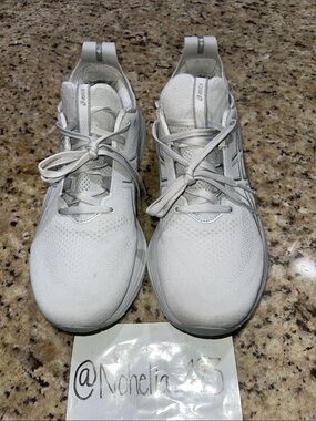 ASICS Gel Nimbus 26 Men's White Lightweight Running Shoes